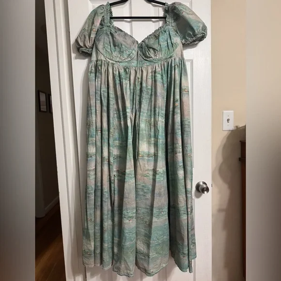 *hemmed* Water Lillies Seashell Gown - Picture 2 of 4